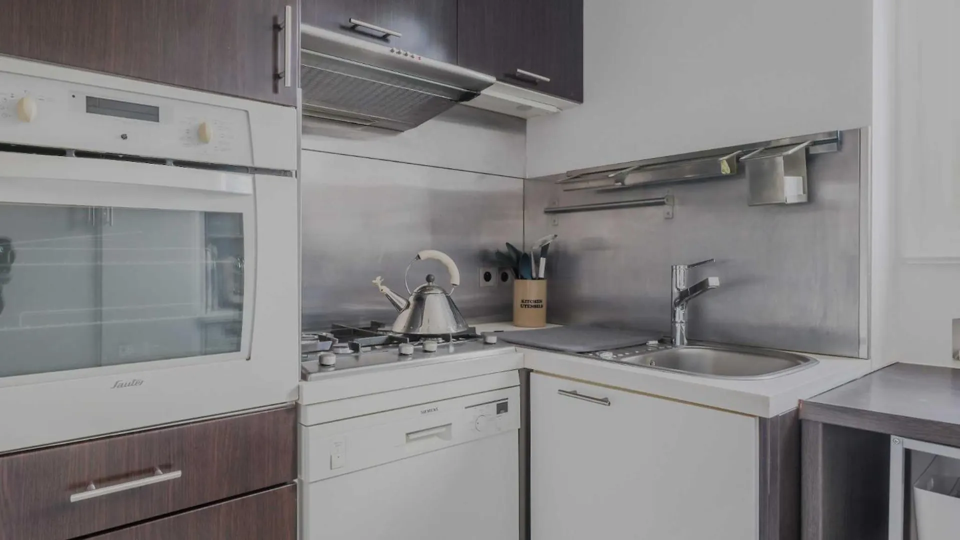 Magnificent Apartment- 2Br 4P- Near Sacre-Coeur Parijs
